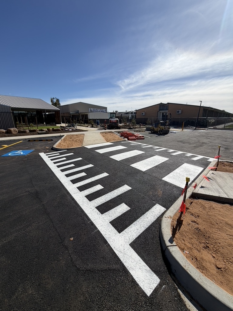 AK Linemarking pedestrian crossing school